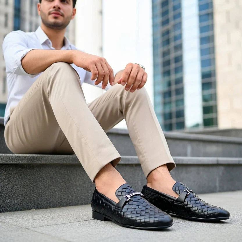 BLACK BRAID LOGO LOAFER
